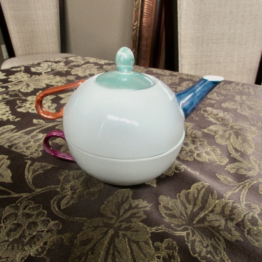 C & R Porcelain Cup With Teapot on Top